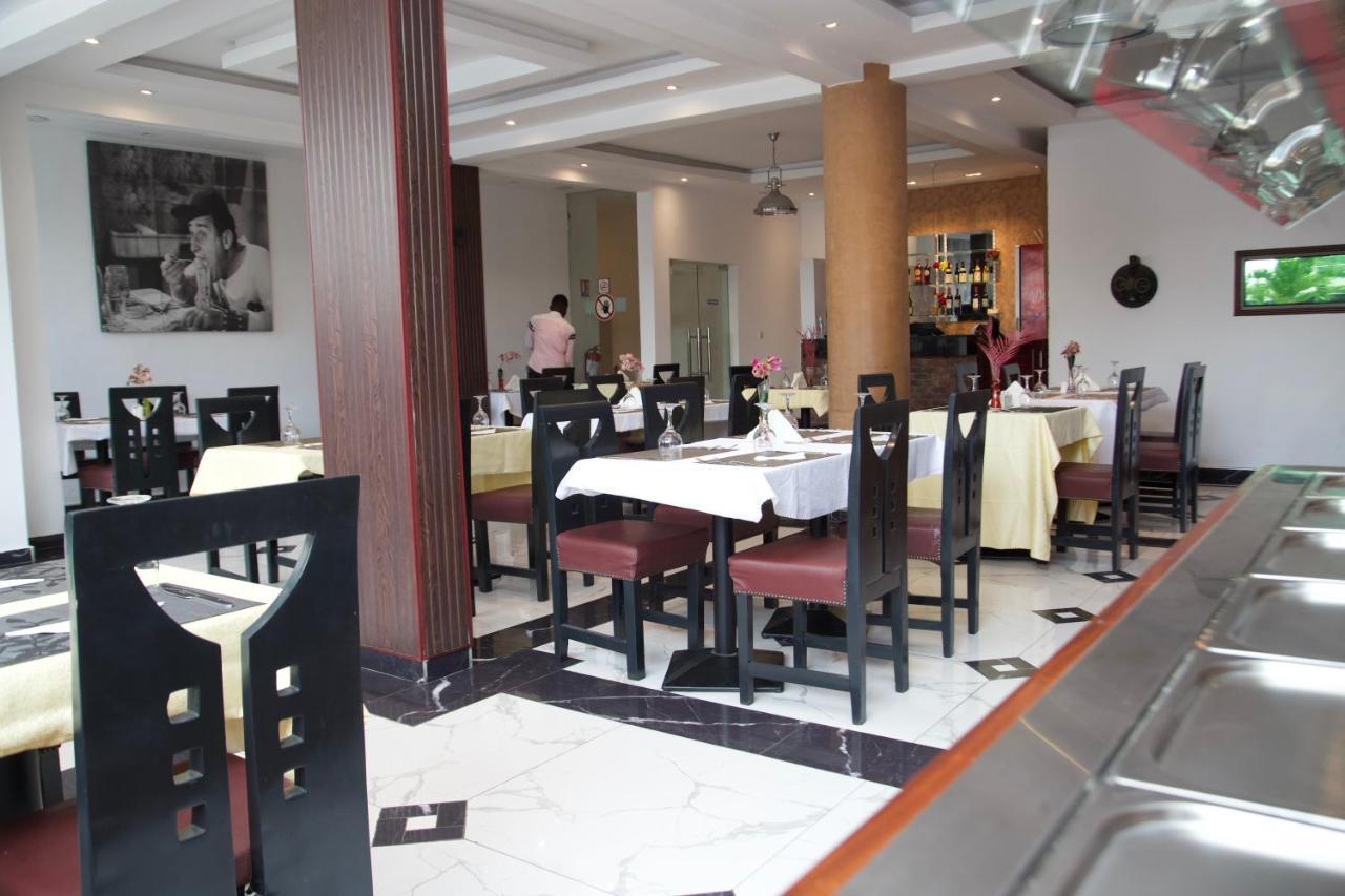 Capitole Hotel Abidjan Exterior photo